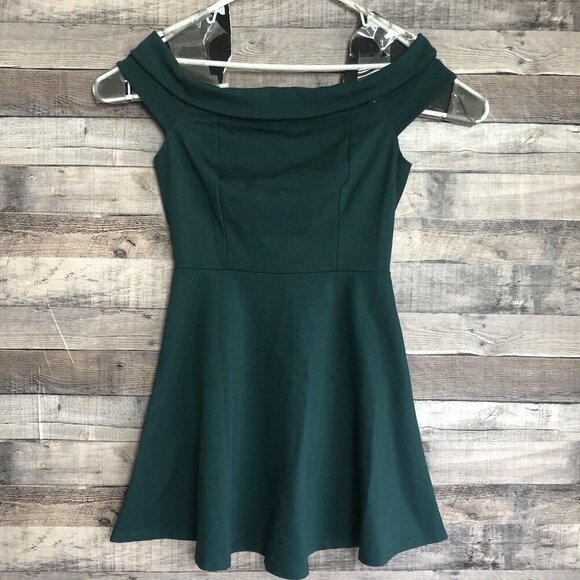 LULUS Season of Fun Green Off the Shoulder Skater Dress Women's M - Picture 1 of 10